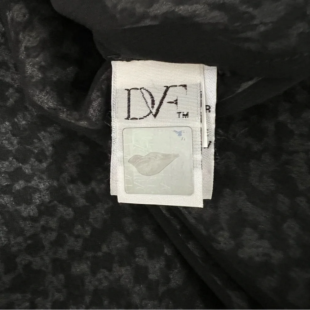 Diane Von Furstenberg Saylor Silk Blouse Size 8 - Picture 7 of 11